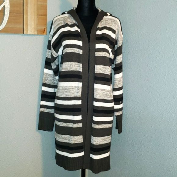 Evelyn Taylor Hooded Open Cardigan - Picture 3 of 5